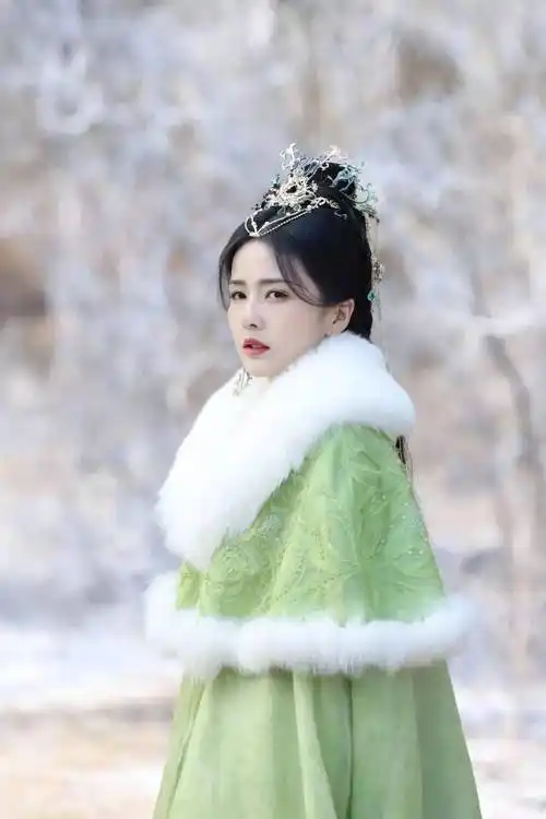 白鹿拍照真的好好看啊!_写真_短片_照片