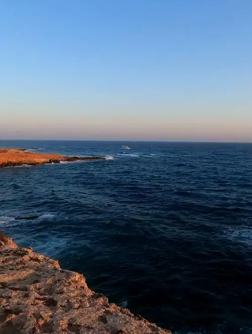 海天一色:醉美海边风景的绝妙瞬间
