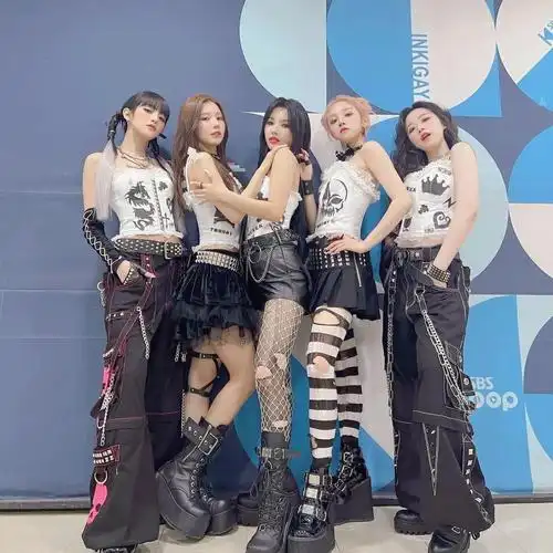 什么是女团gidle穿搭封神㊙️笈❓dollskill