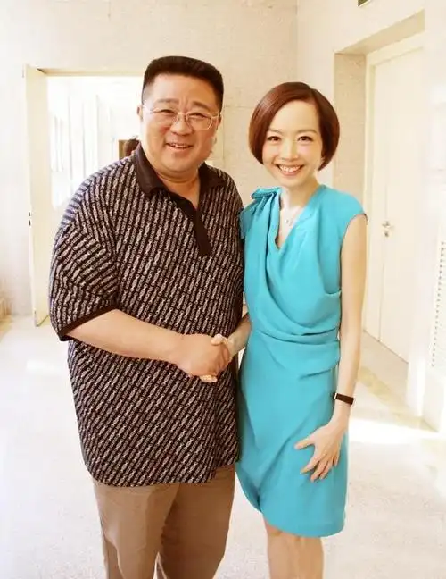 "胖星"梁冠华:曾因胖而自卑,今生最爱的是妻子