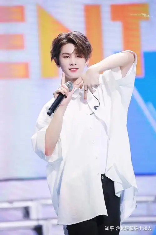 如何评价justin黄明昊在勇敢的世界中的表现