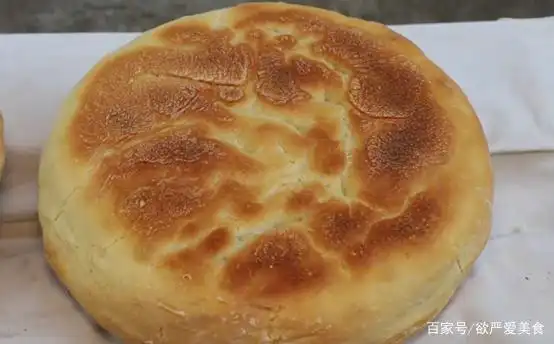 甘肃大叔家中卖锅盔,13元一个脸盆大,限量100个外地人买不到