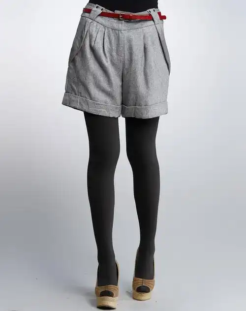 qua灰色时尚简约短裤