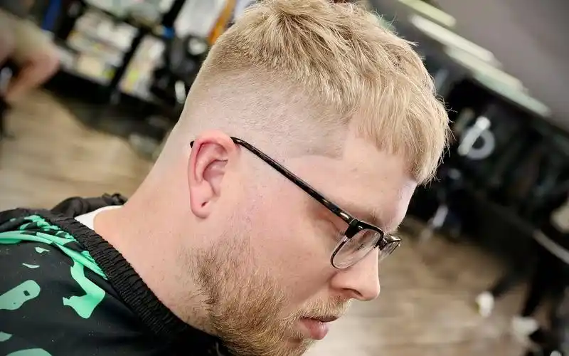 【美式理发】凯撒发型,m型发际线 中频渐变_哔哩哔哩 (゜-゜)つロ