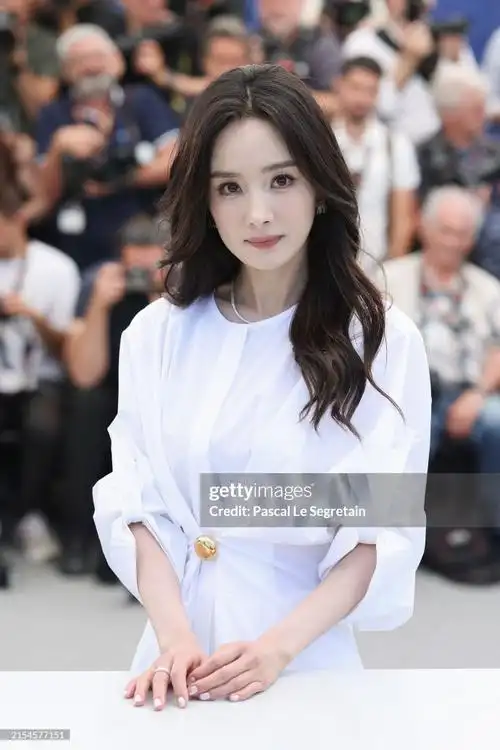 杨幂##杨幂夏晚晴##酱园弄戛纳photocall