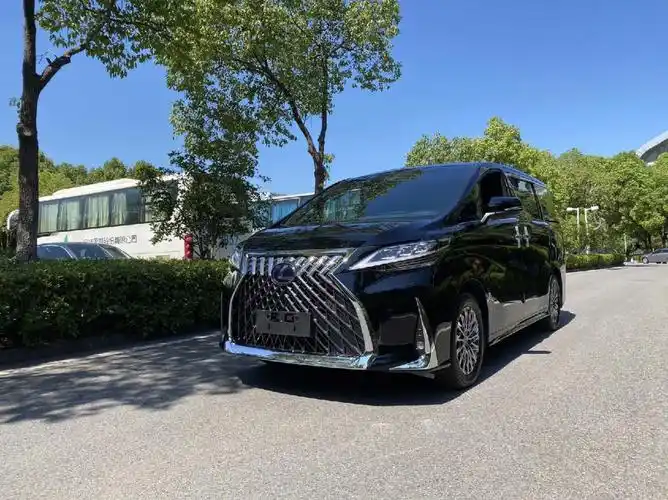 最新到店96雷克萨斯lm300h 四座版 2.5l