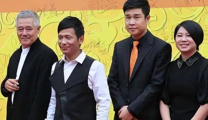 演员宋小宝:成名后抛弃霍晓红,再婚娶粉丝王雪,如今成人生赢家_家庭