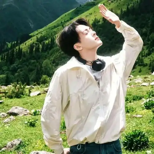 曾舜晞氛围感头像