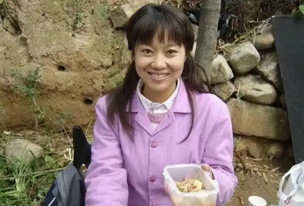 闫妮:离婚那天挥泪和公婆告别,18年后对待前公婆如同亲生父母