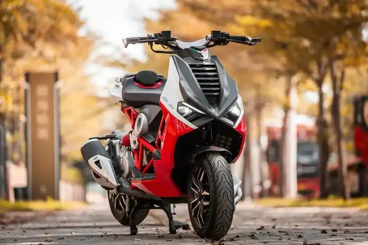 回头率最高的运动踏板意塔杰特dragster200评测