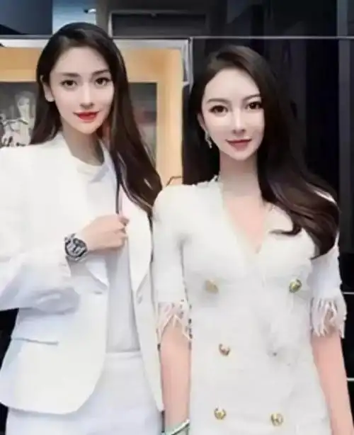 黄晓明新恋情疑似曝光?女主神似baby,且曾是深圳大学校花