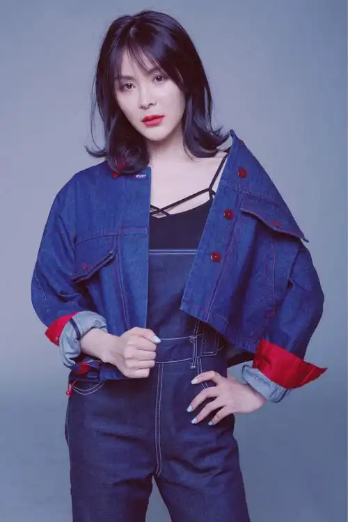 江南灵气女子李佳熹,用真性情诠释每一个角色