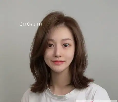 菱形脸高颧骨适合什么发型