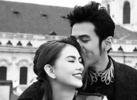 洋娃娃昆凌16岁离开初恋嫁大14岁周杰伦结婚多年赔10个亿