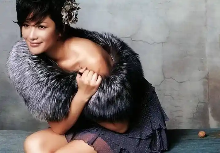 瞿颖爱情:四段恋情皆被伤到体无完肤,年过半百仍未寻到人生真爱_邹雄_