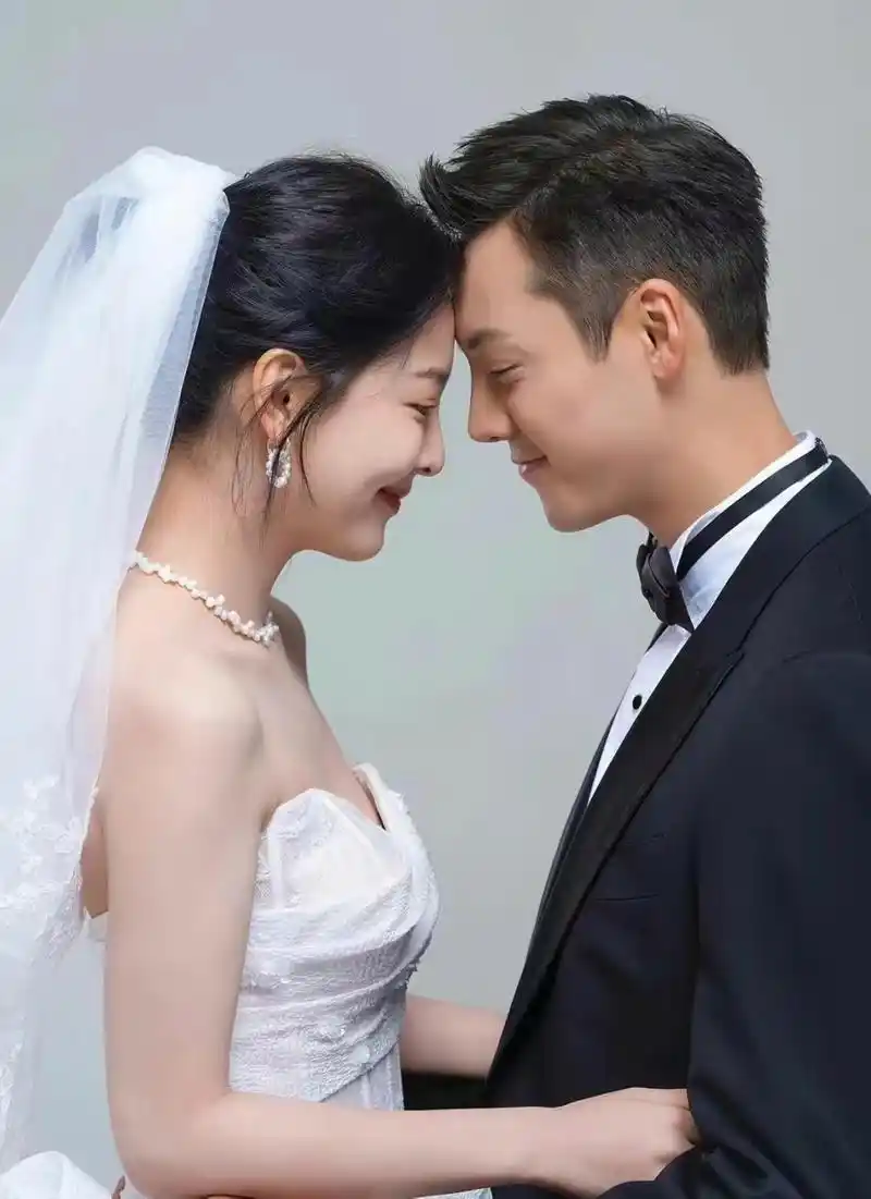 陈伟霆和章若楠这组婚纱照,有一种真结婚的真实感!