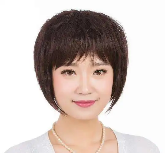 适合四十岁女人的气质短发四十岁女人什么发型好看40岁女人少留短发