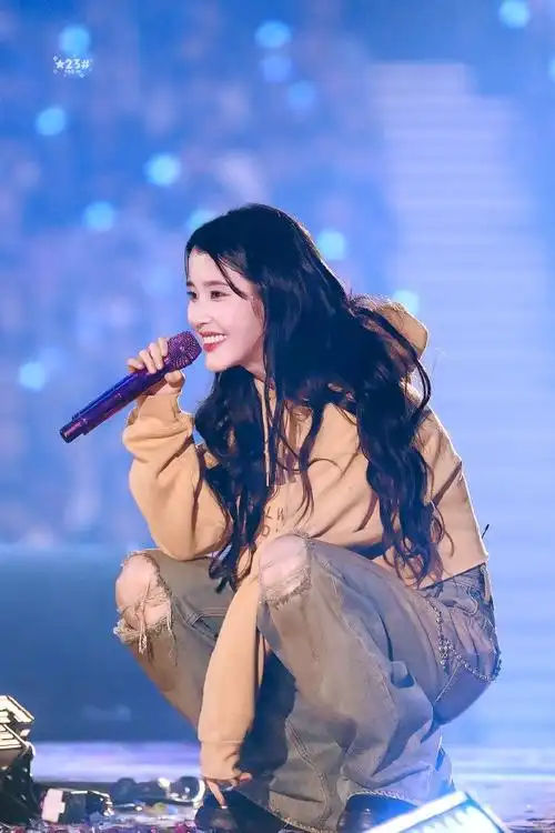 iu2023粉丝演唱会iun1ver5e#高清饭拍【cr star23shop】#iu##李知恩