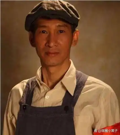 原本就对表演有些兴趣的王劲松决定试一试,没想到身高1.