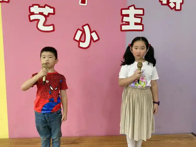 朗艺小主持周日小话筒10班9.20邓老师班课堂小结1.口部操2.