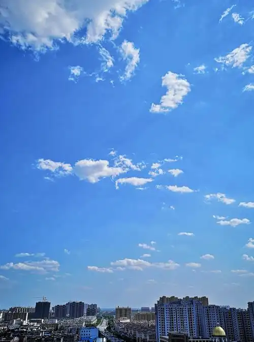 蓝天白云,晴空万里