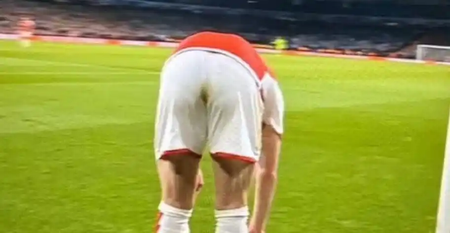 球迷讨论赖斯是不是拉裤子上了,本人回应:我没有,应该是泥_腾讯新闻