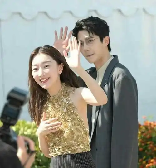 曾志伟一句"话",揭开了″交际花″周冬雨的糜烂情史!