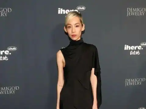 禁忌女孩娜诺饰演者近照暴瘦成纸片人脸颊凹陷被曝有厌食症