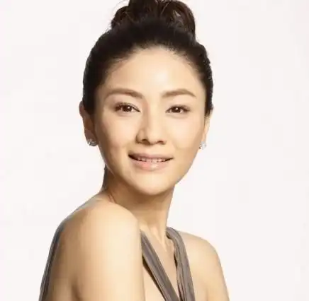 【图】美女胡可多大年纪了 揭黄晓明屈服潜规则抛弃她惊人内幕