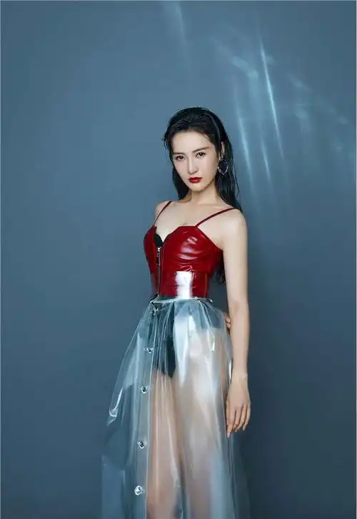 演员孙晶晶双面写真曝光她是可甜可盐的晶彩女郎