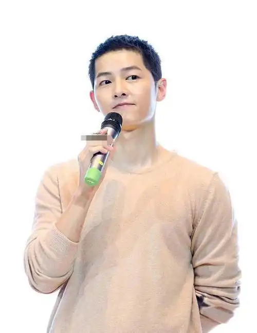 有种"整容"叫宋仲基离婚,近照油光满面泪沟明显,35岁就初老|发型|寸头