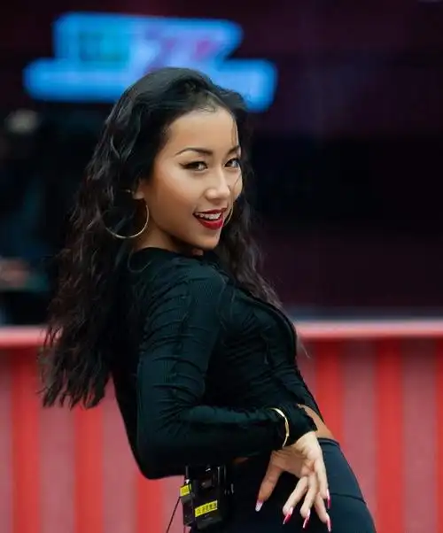 为了走红刻意捏造的人设10年后再看吉克隽逸处处是心机