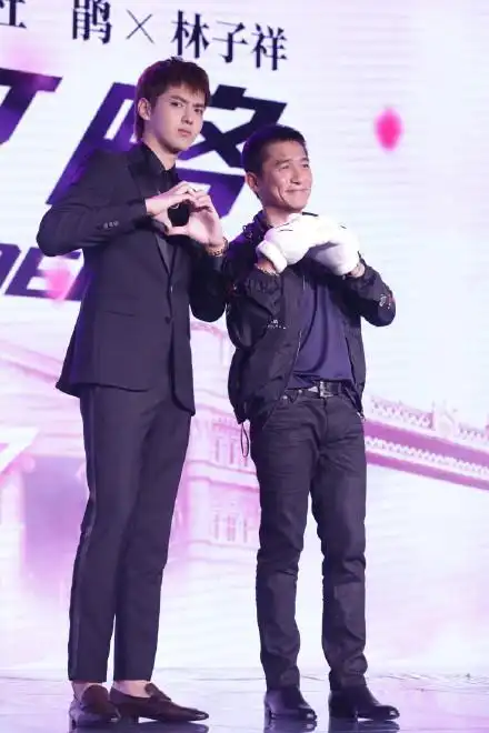 杜鹃配合梁朝伟身高特意穿平底唐嫣脚踝都外翻了还非要穿高跟