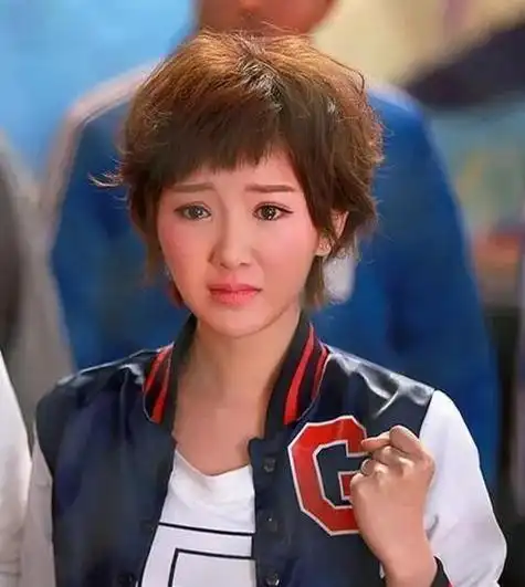 毛晓彤的故事:被亲生父亲索要五千万,目睹男友出轨,人生太凄凉