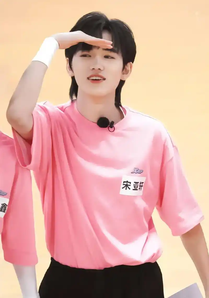 站姐神图也太卷了吧.#宋亚轩 #壁纸 #神图 #tf家族夏季 - 抖音