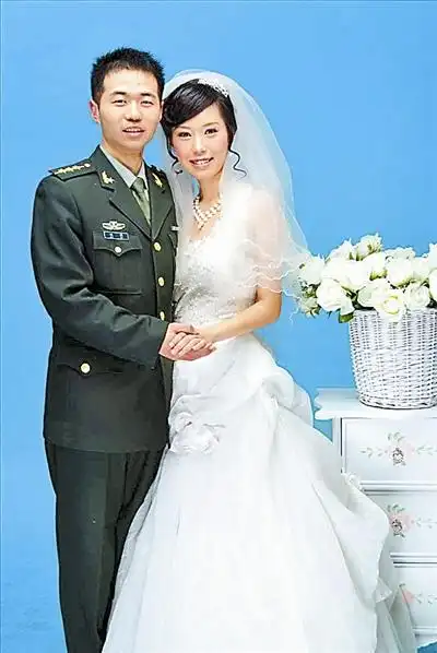 "80后"指导员(组图)