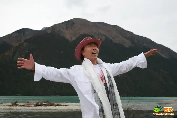 这个大陆男歌手叫什么?他唱高原歌曲比较出名 知道的谢谢!