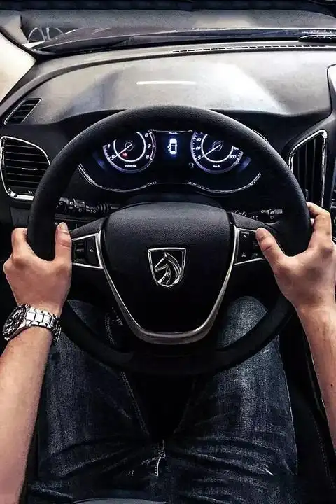 从开车姿势,看出你是怎样的司机