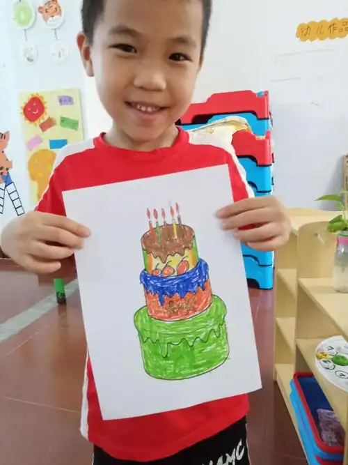 美术课画一画《生日蛋糕》送给我的好朋友