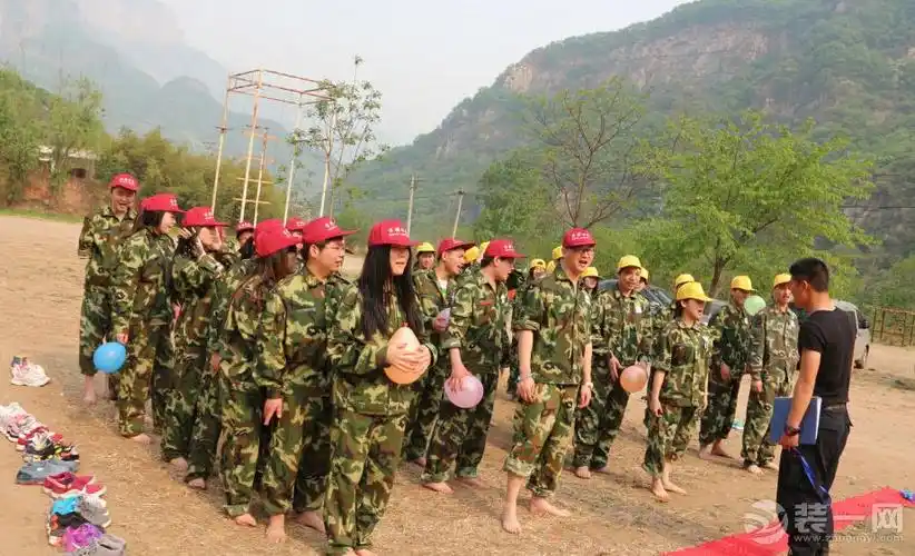 指压板项目要求全部赤脚.