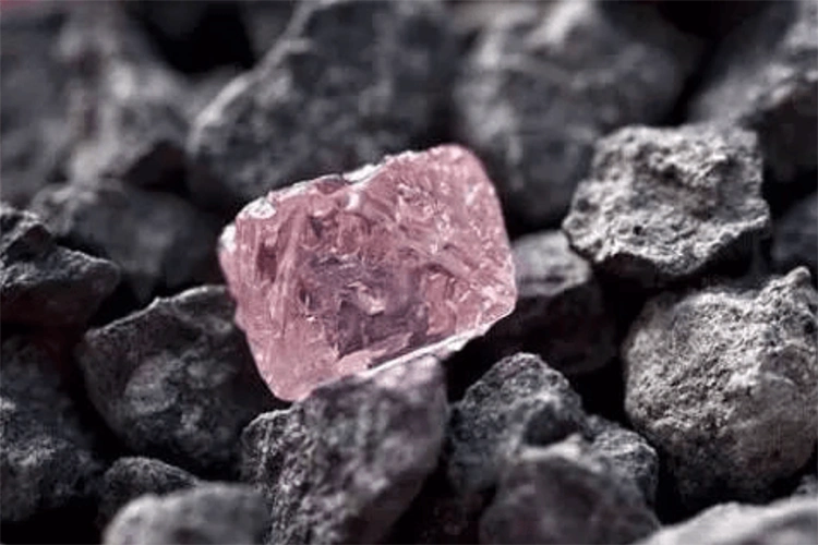 天然金刚石原石图片天然金刚石原石的特征