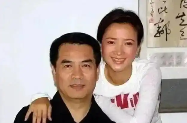 李建群:靠容妃一角爆火,同居27年不生育,晚年后悔丁克_影视资讯_资讯