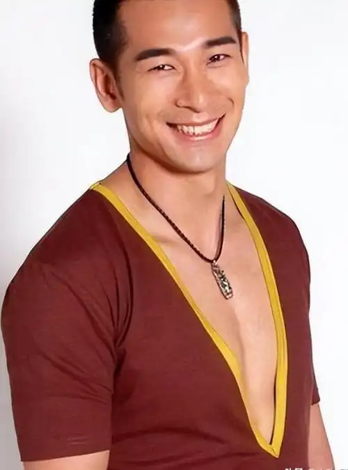 事实证明,"不见"已久的赵文卓,早就已经走上了一条"不归路"