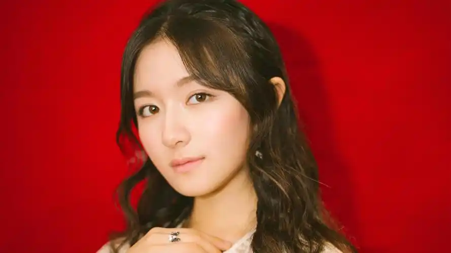 可爱调皮美女演员李兰迪