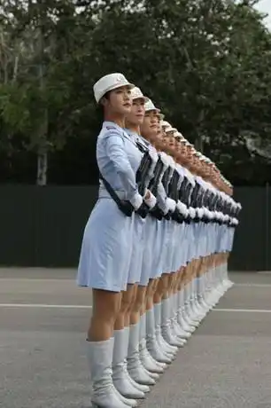 90后大学女教师当阅兵领队穿坏一双靴子瘦掉5斤