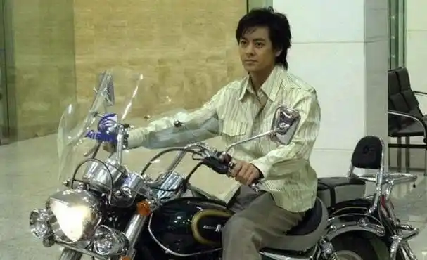 有料:以前的一张照片,揭露双面人林志颖,在圈内处境艰难