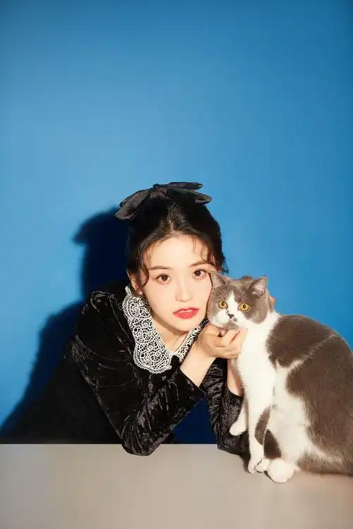 金雯昕全新单曲上线 大声宣告《我才不需要爱情》