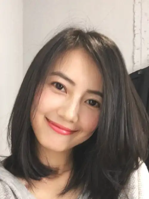 三四十岁的女人,不适合短发,就选这3款长发发型!十分显年轻!