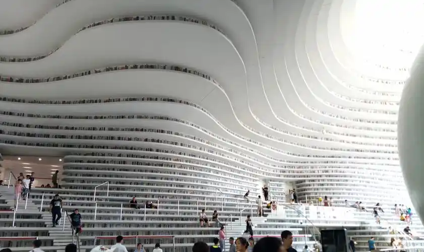 p>天津滨海新区文化中心图书馆是由原塘沽图书馆,汉沽图书馆,大港