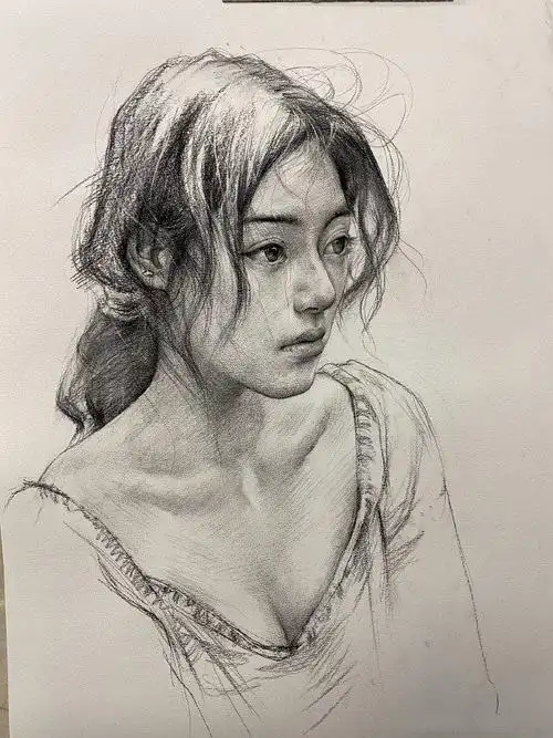 高分素描头像临摹素材图,非常精致的素描女生头像大全